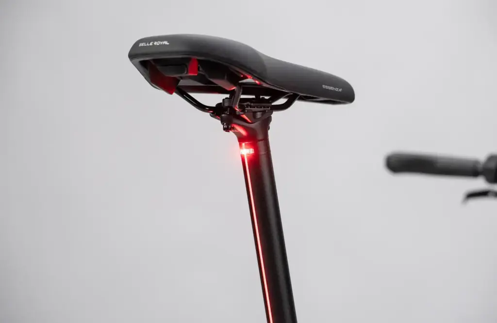 Feu arrière LightSKIN intégré dans la tige de selle du Schindelhauer Neo