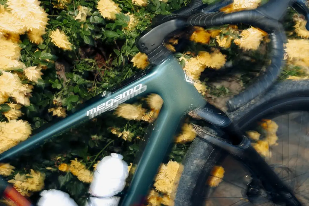 popgreen 5 Megamo launches Along E-Gravel bike powered by Avinox