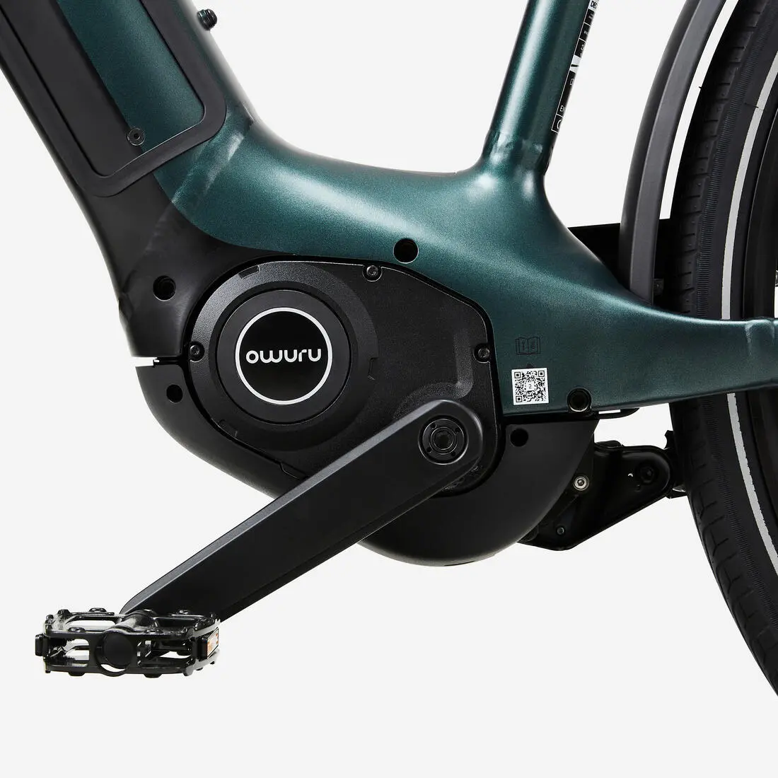 Gros plan sur le moteur de pédalier OWURU du Btwin LD 920 E