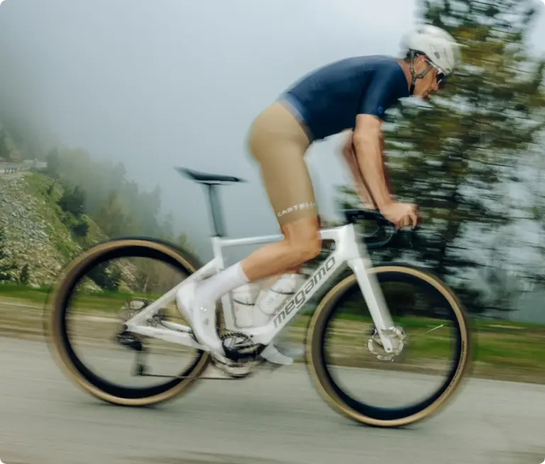 Megamo Upon electric road bike: integrated power and design