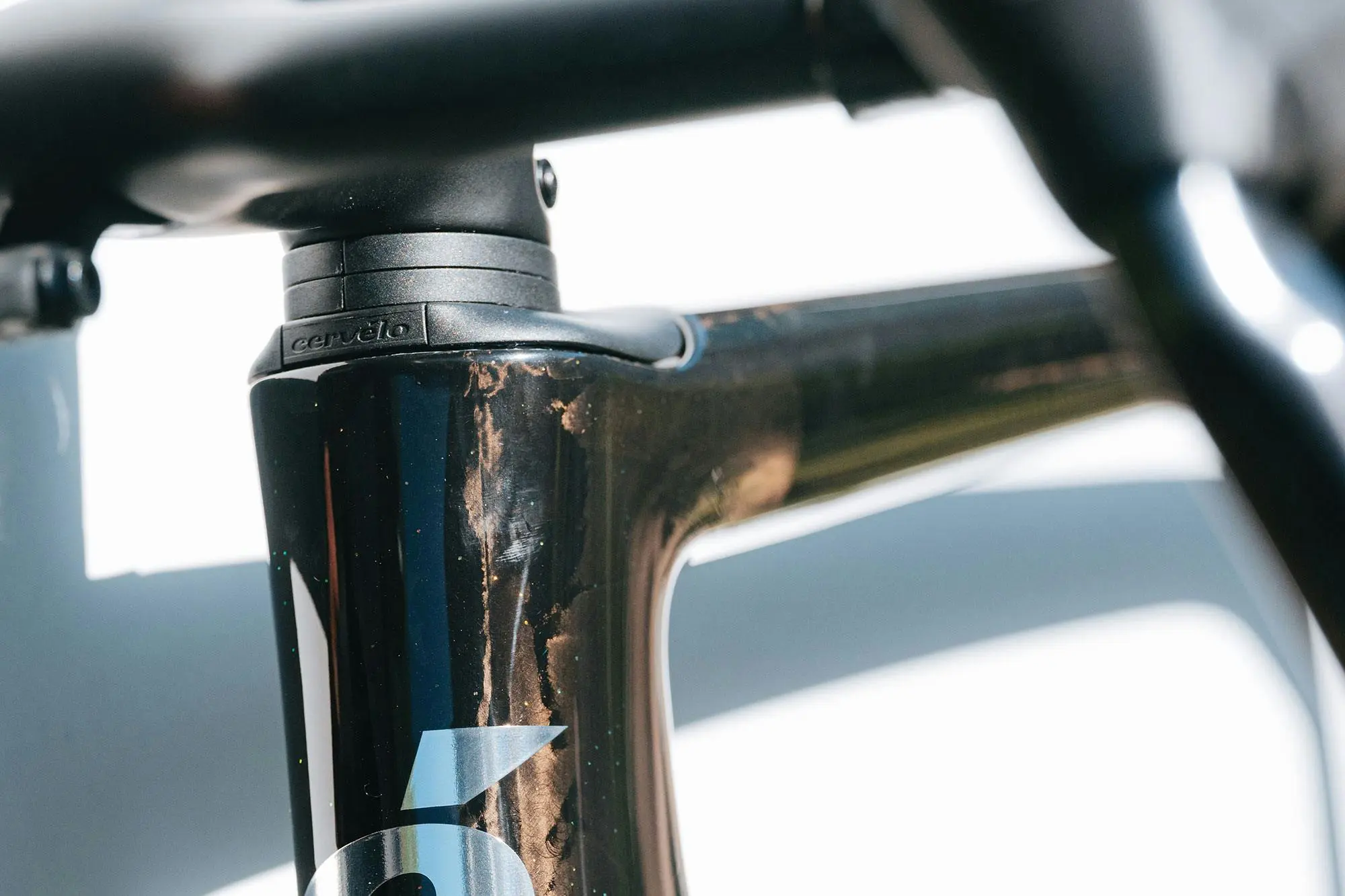 Cervelo Caledonia-5, detail du tube de direction et du cintre HB18