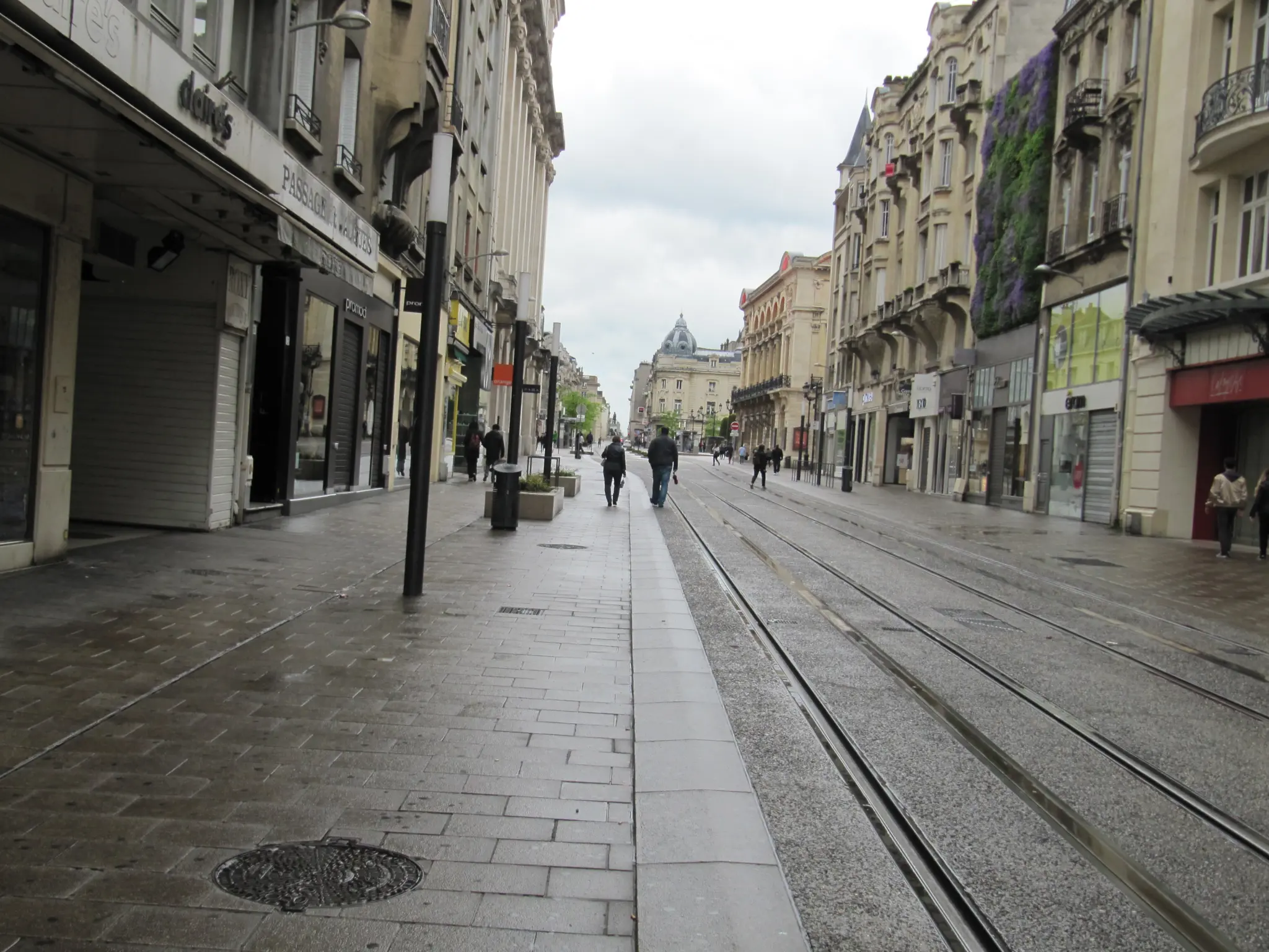 A street in Reims, a city where helmets are mandatory on electric bikes and electric scooters