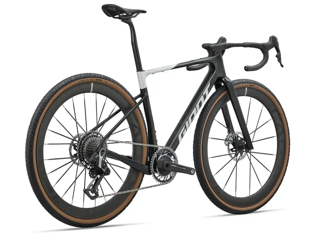 Giant relance le Revolt en mode course, avec les roues Cadex GXR