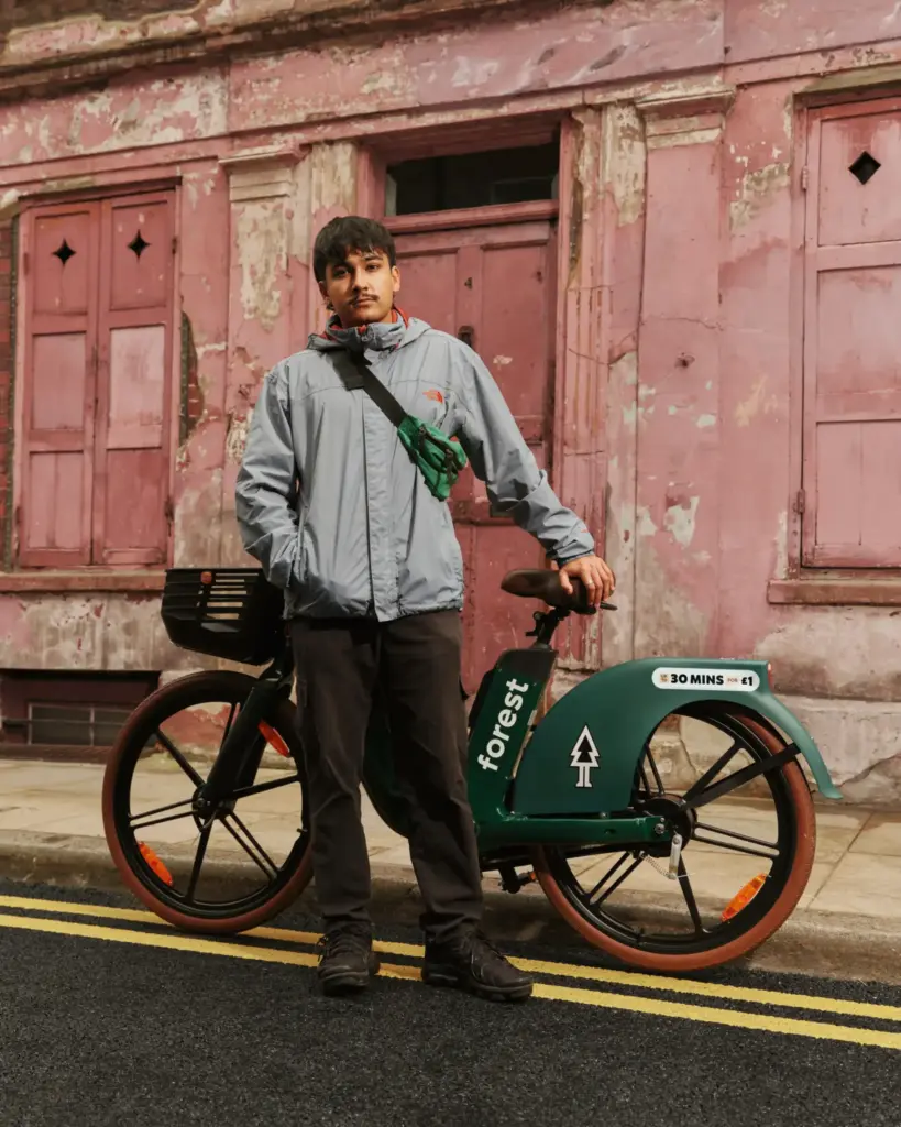Forest déploie 900 vélos électriques à Ealing et couvre 20 boroughs londoniens