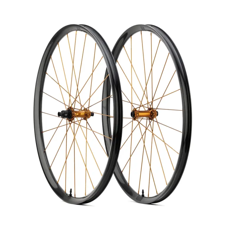 Industry Nine lance la Hush, une jante carbone de 442 g conçue pour le 32 pouces