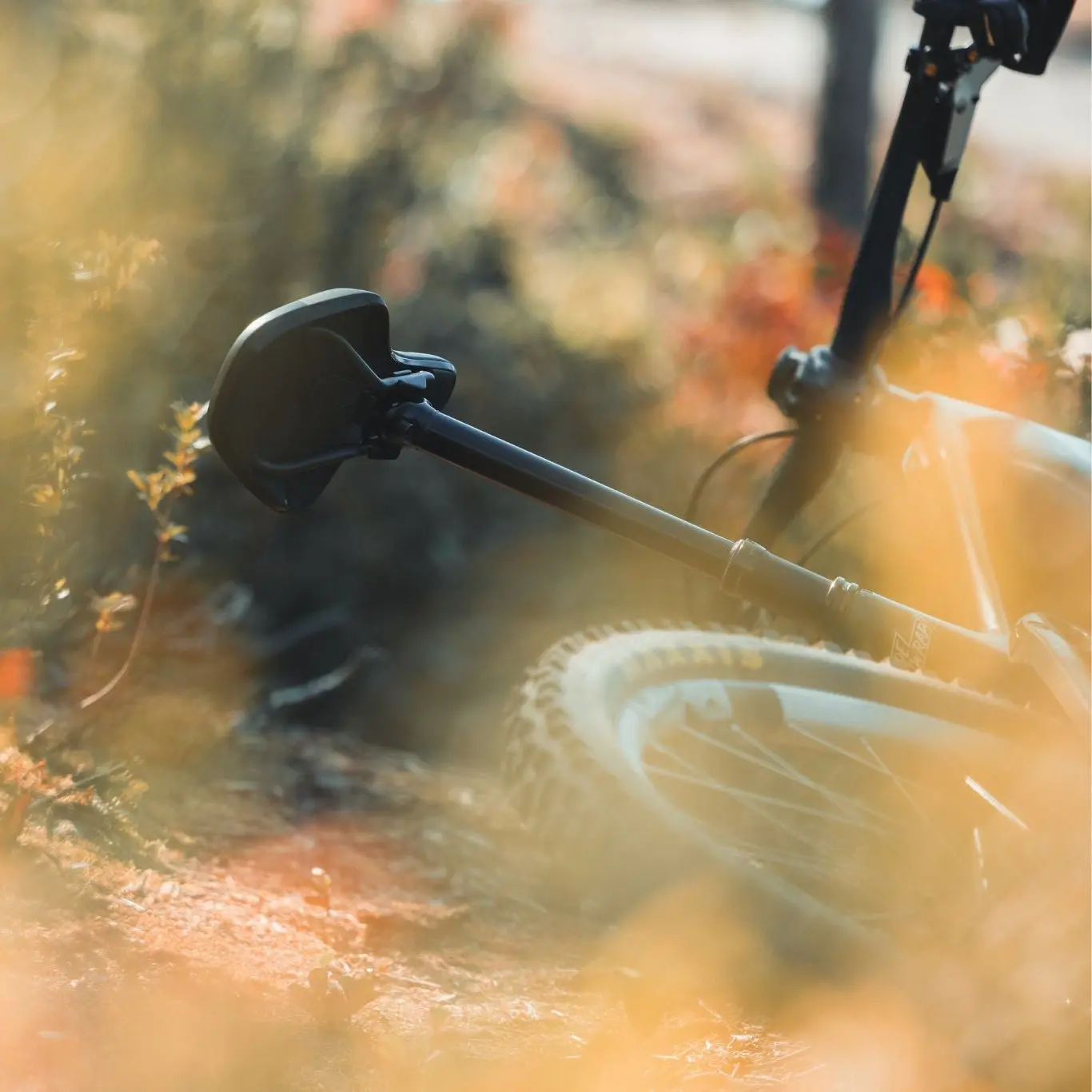 Tige de selle télescopique Crankbrothers Highline montée sur un VTT