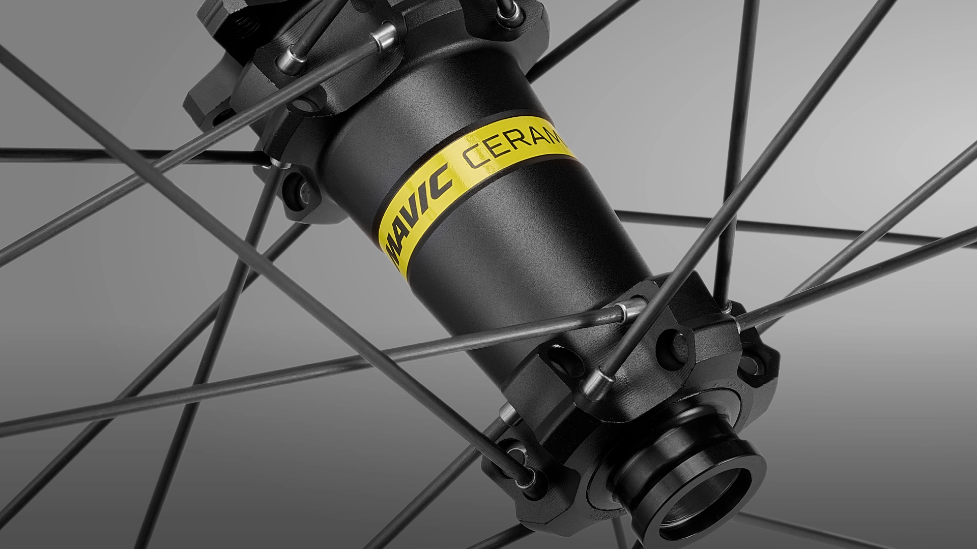 The UltraLightHub hub of the Mavic Crossmax Ultimate