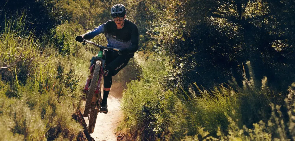 Giro Montaro Pro : le casque de trail passe à la coque Spherical, à 299,99 €