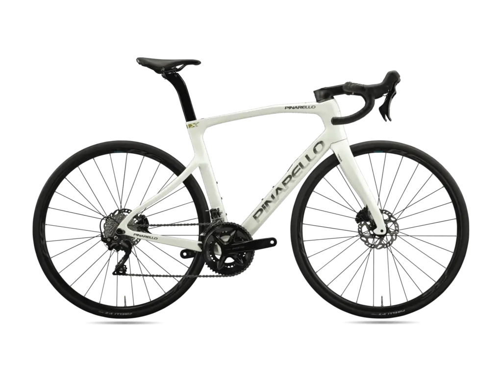 Pinarello X Series: 40 mm tyres and storage in the frame
