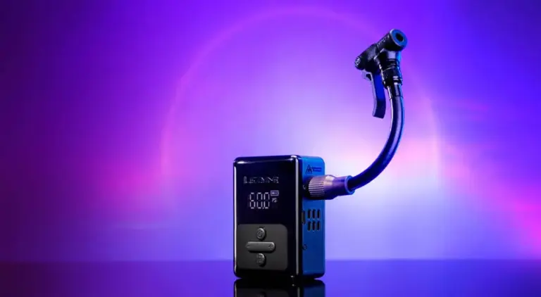 Lezyne E-Drive : un gonfleur électrique de 198 g à batterie remplaçable