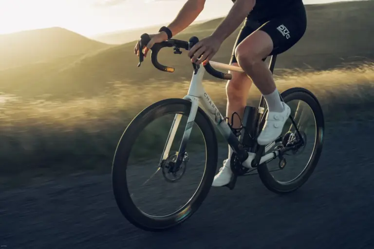 Duo Wheels: a wheelset that turns a road bike into an e-bike