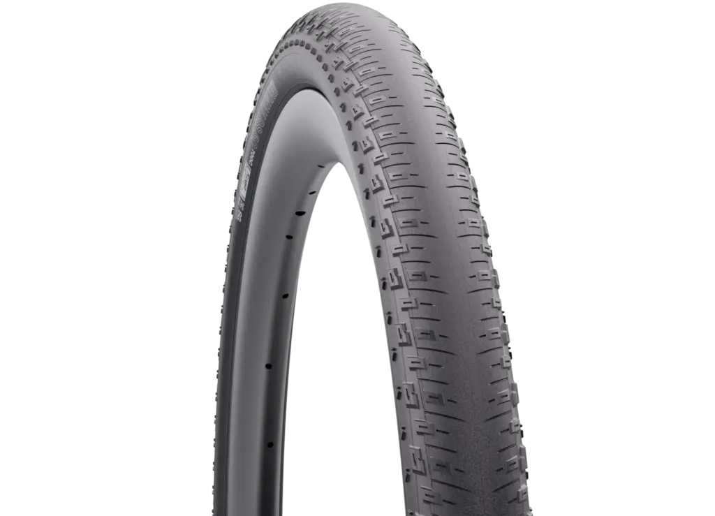 WTB monte des générateurs de vortex sur trois pneus gravel, avec Stromm