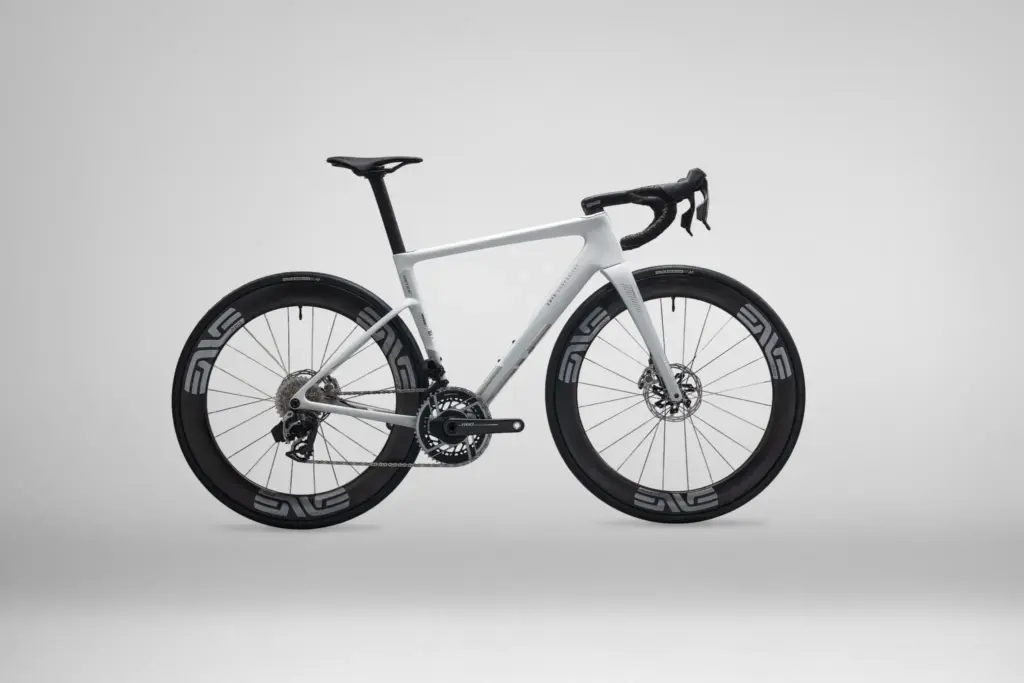 Enve Melee v2 : 791 g, 17 W gagnés et un passage de pneu ramené à 33 mm