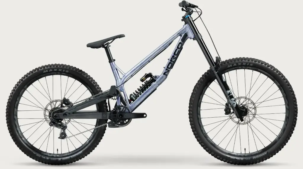 Norco Team DH : un vélo de descente à suspension HVP-6 et anti-squat réglable
