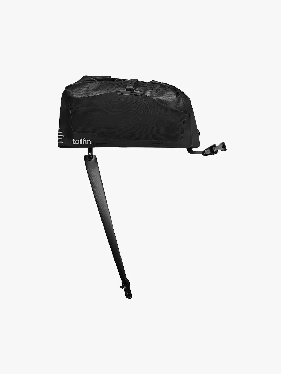 Sac arrière noir marqué Tailfin, fixé sur un bras en carbone, sur fond blanc