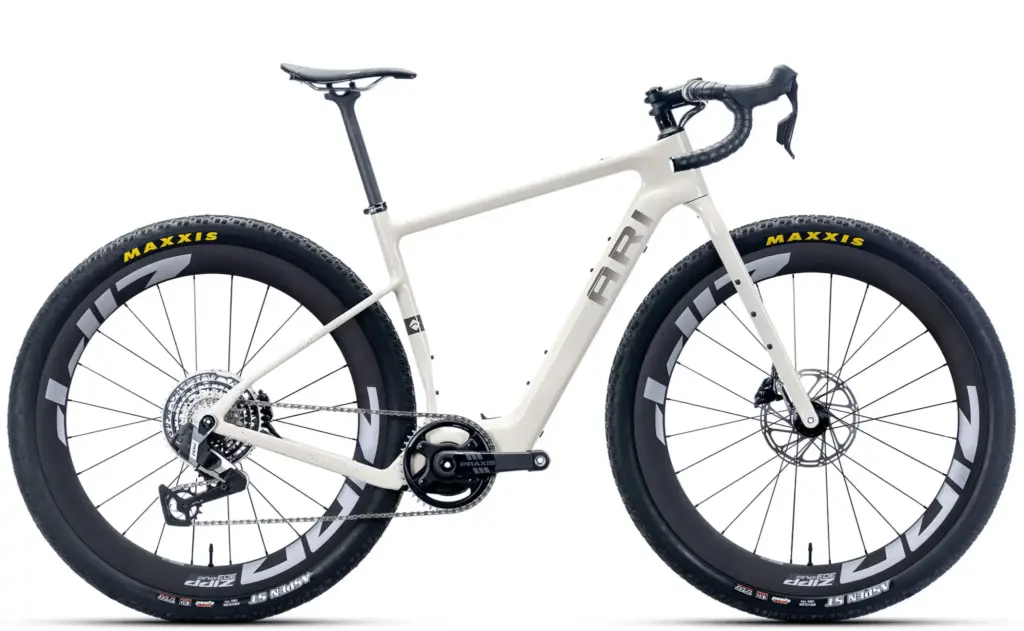 Ari Shafer HP : le gravel carbone passe à l’assistance TQ, dès 3 805,95 €