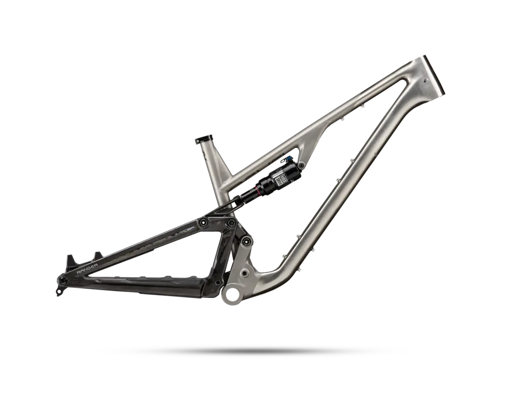 Revel Ranger Ti : un VTT titane et carbone, première série de 10 cadres, à 5 969 $
