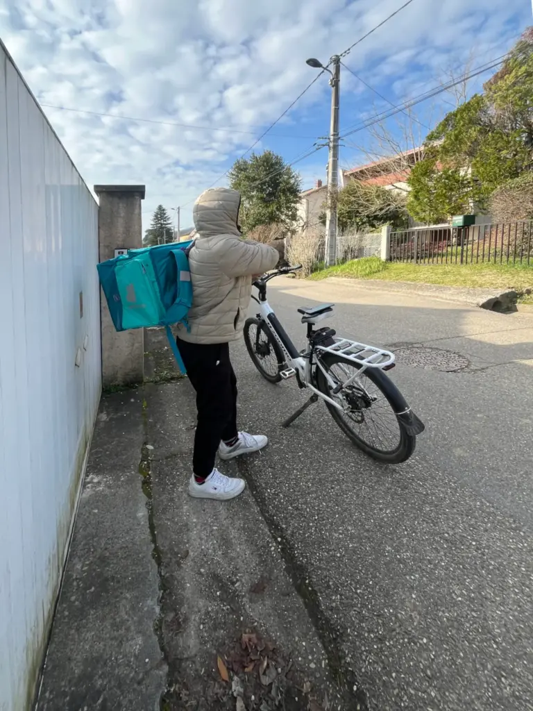 UK: Deliveroo calls for a ban on unsafe e-bike conversion kits