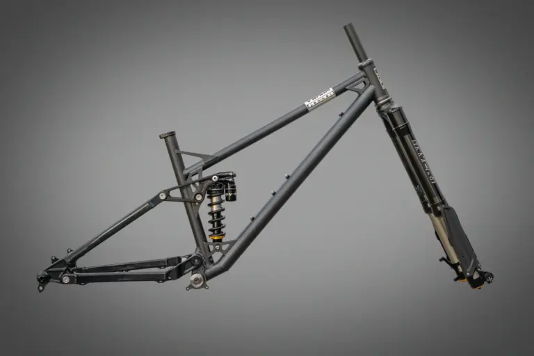 REEB et Cane Creek : un kit enduro STEEZL à fourche inversée, vendu en octobre seulement