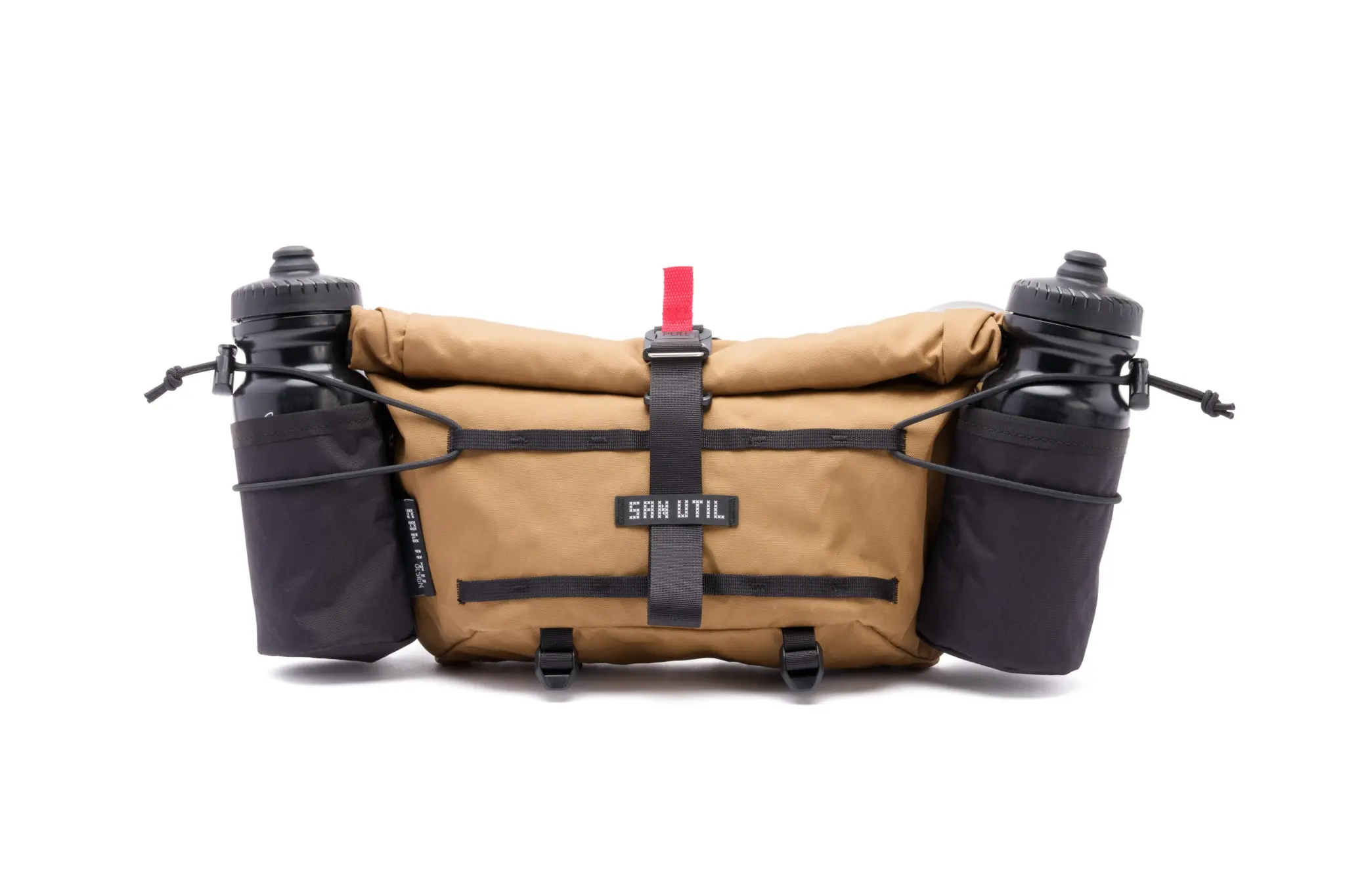 Sac banane San Util Whirlpool MkII coyote vu de face, avec deux bidons glissés dans les poches latérales