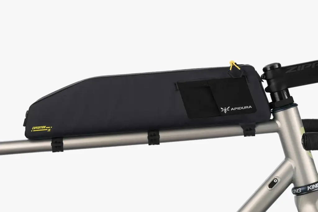 Apidura Expedition Long Top Tube Pack : 2 litres sur le tube horizontal, à 117 €